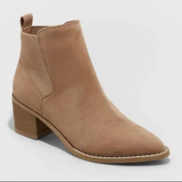 Universal Thread Brown Ankle Boots with Pointed Toe and V-Shaped Opening - Picture 1 of 6